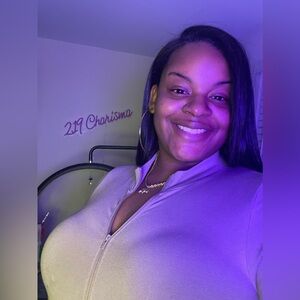 Meet your Posher, Alexus